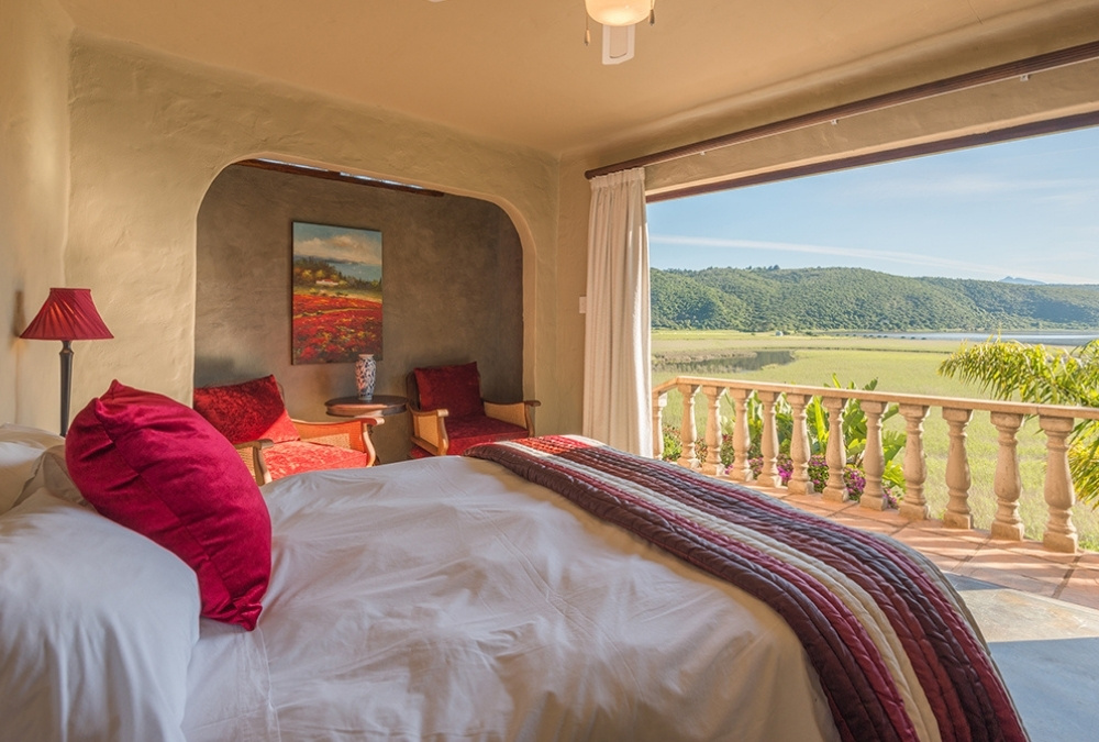 Tequila Moon offers accommodation with free WiFi, a patio or a balcony